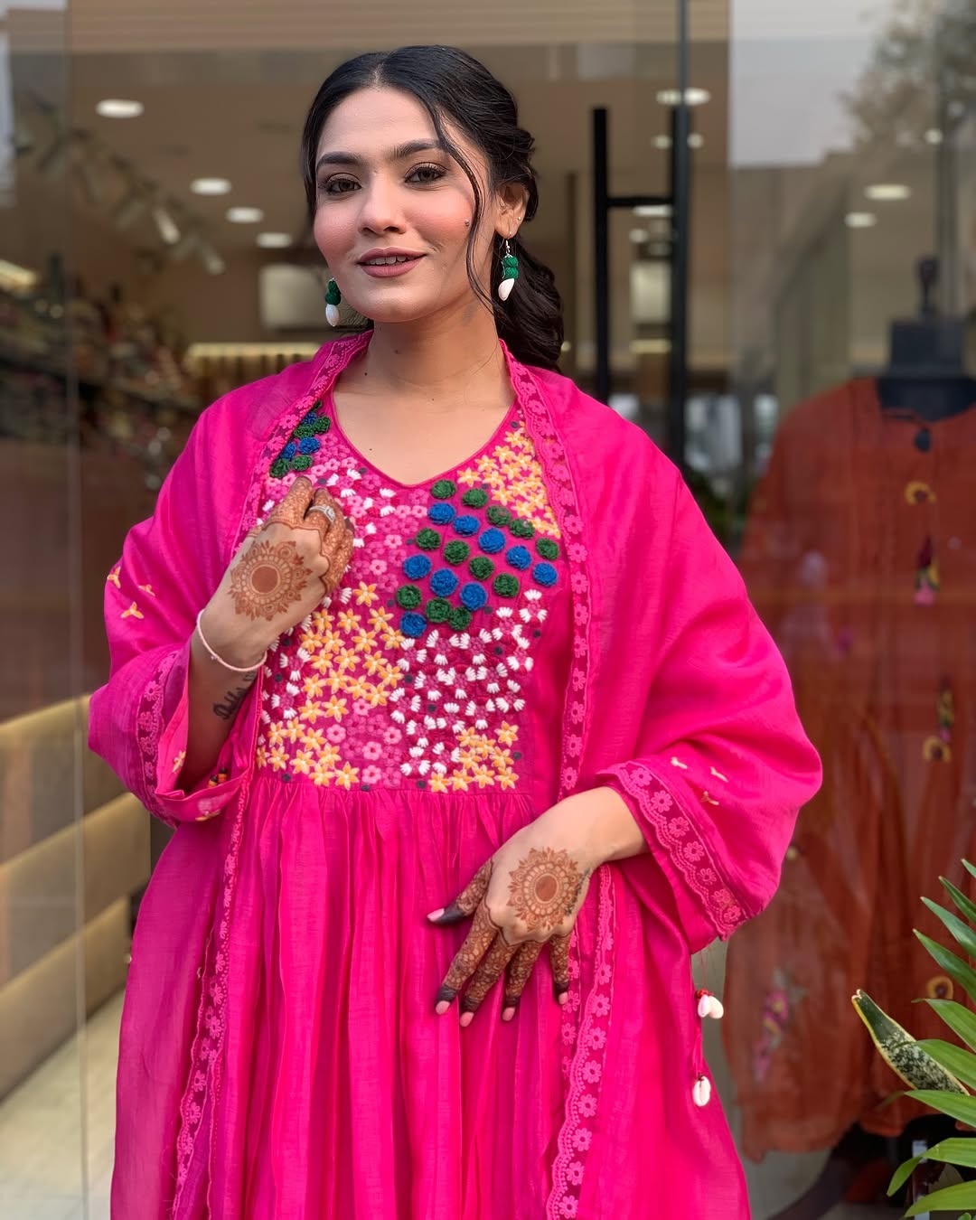 Pure Cotton60-60 super dyeing kurta with beautiful emb neck yoke selves. cotton pant with emb full malmal dupatta. (WARED89)
