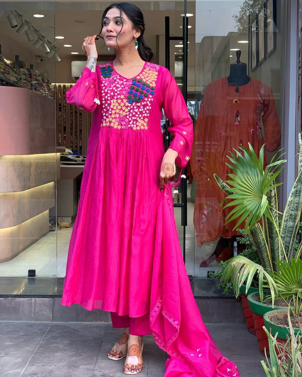 Pure Cotton60-60 super dyeing kurta with beautiful emb neck yoke selves. cotton pant with emb full malmal dupatta. (WARED89)
