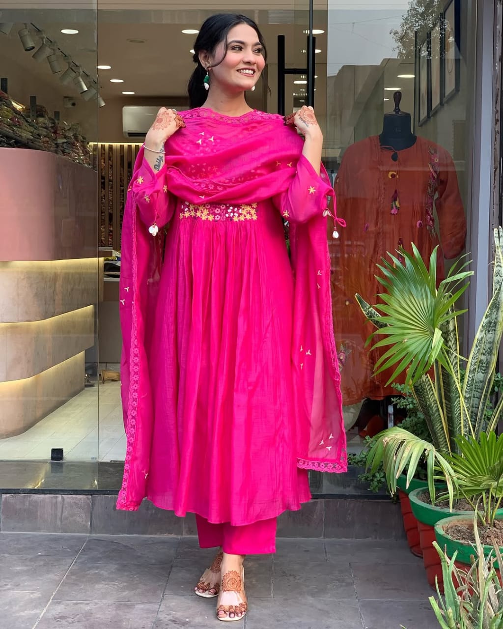 Pure Cotton60-60 super dyeing kurta with beautiful emb neck yoke selves. cotton pant with emb full malmal dupatta. (WARED89)