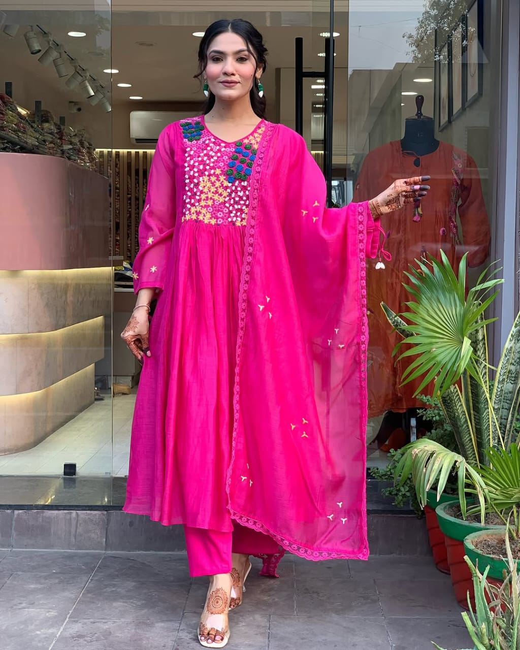 Pure Cotton60-60 super dyeing kurta with beautiful emb neck yoke selves. cotton pant with emb full malmal dupatta. (WARED89)