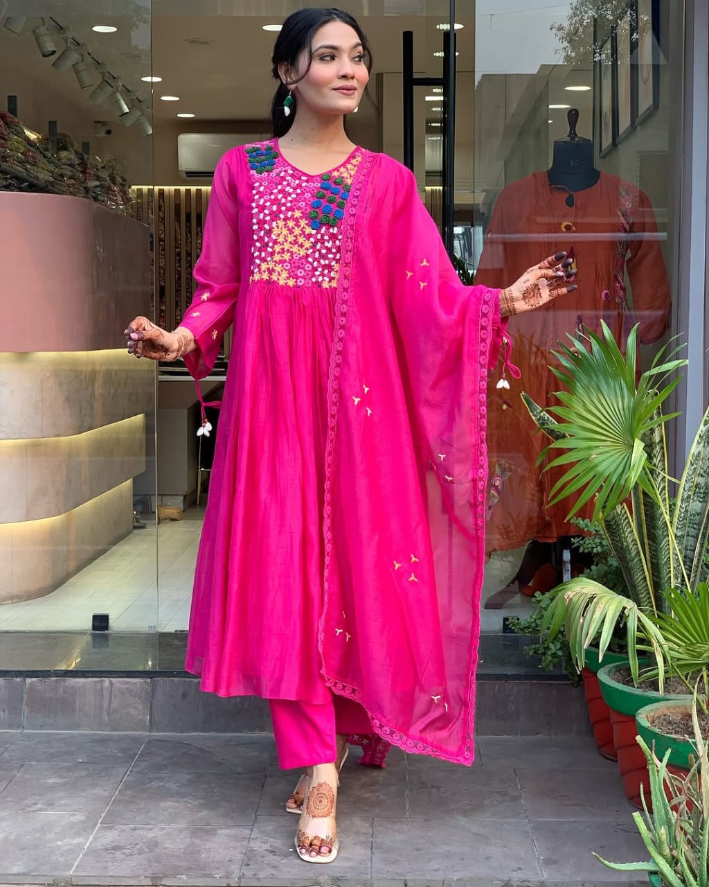 Pure Cotton60-60 super dyeing kurta with beautiful emb neck yoke selves. cotton pant with emb full malmal dupatta. (WARED89)