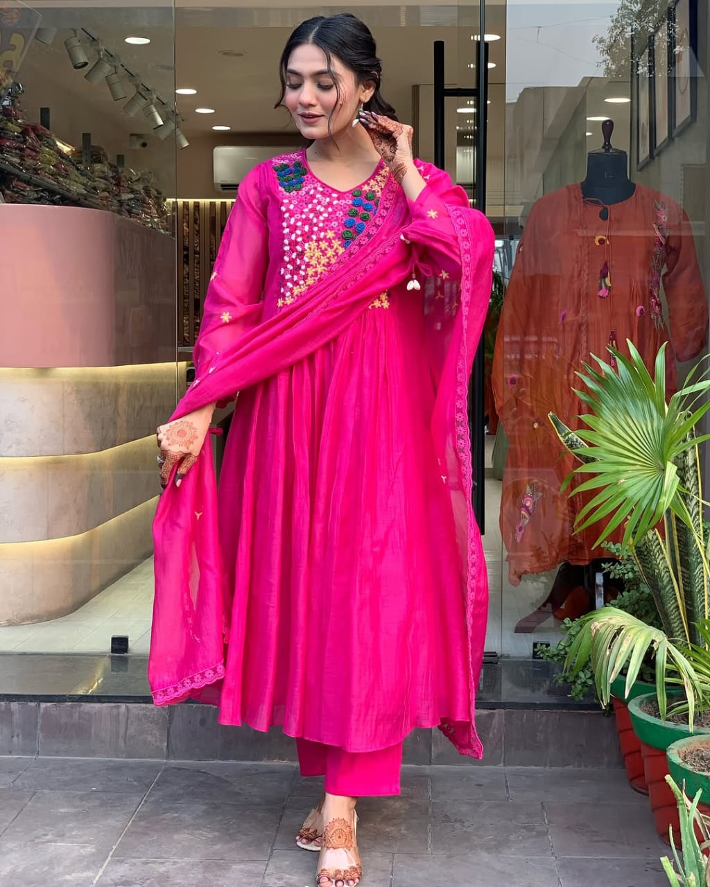 Pure Cotton60-60 super dyeing kurta with beautiful emb neck yoke selves. cotton pant with emb full malmal dupatta. (WARED89)