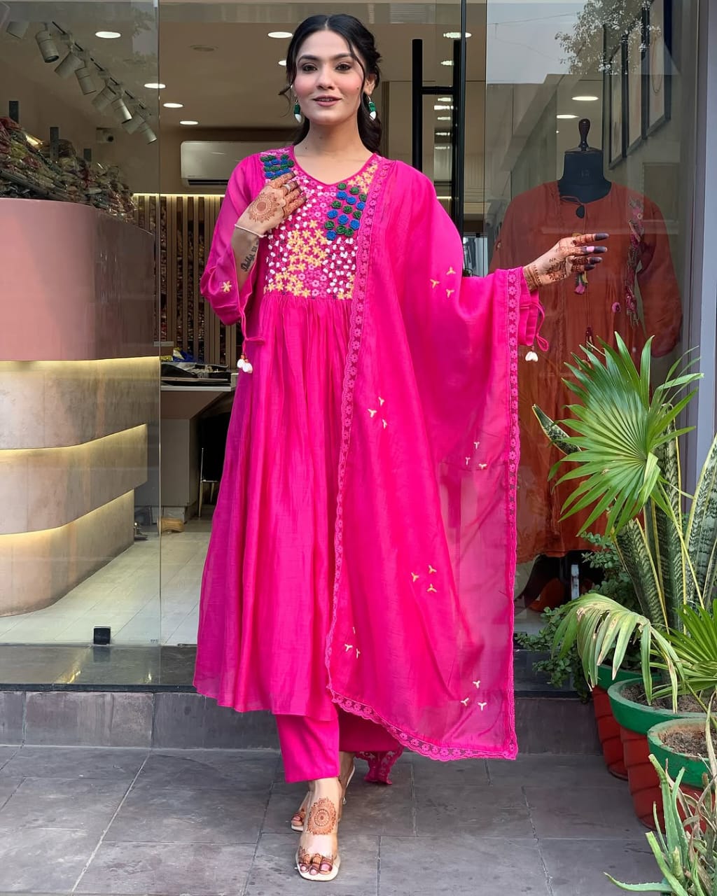 Pure Cotton60-60 super dyeing kurta with beautiful emb neck yoke selves. cotton pant with emb full malmal dupatta. (WARED89)