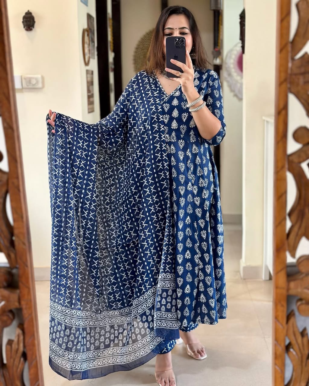 Look straight out of a dreamy movie set as ;you turn around and walk in this Angrakha suit ! The perfect of traditional wear ;(WARED48)