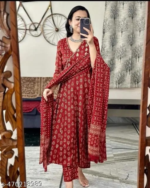 Look straight out of a dreamy movie set as ;you turn around and walk in this Angrakha suit ! The perfect of traditional wear ;(WARED48)