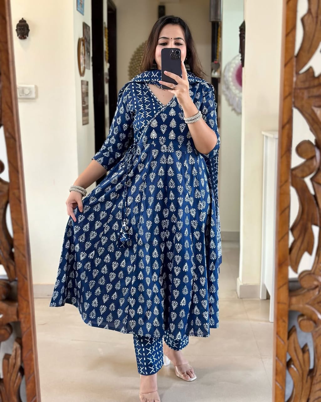 Look straight out of a dreamy movie set as ;you turn around and walk in this Angrakha suit ! The perfect of traditional wear ;(WARED48)