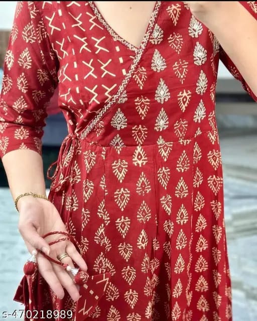 Look straight out of a dreamy movie set as ;you turn around and walk in this Angrakha suit ! The perfect of traditional wear ;(WARED48)