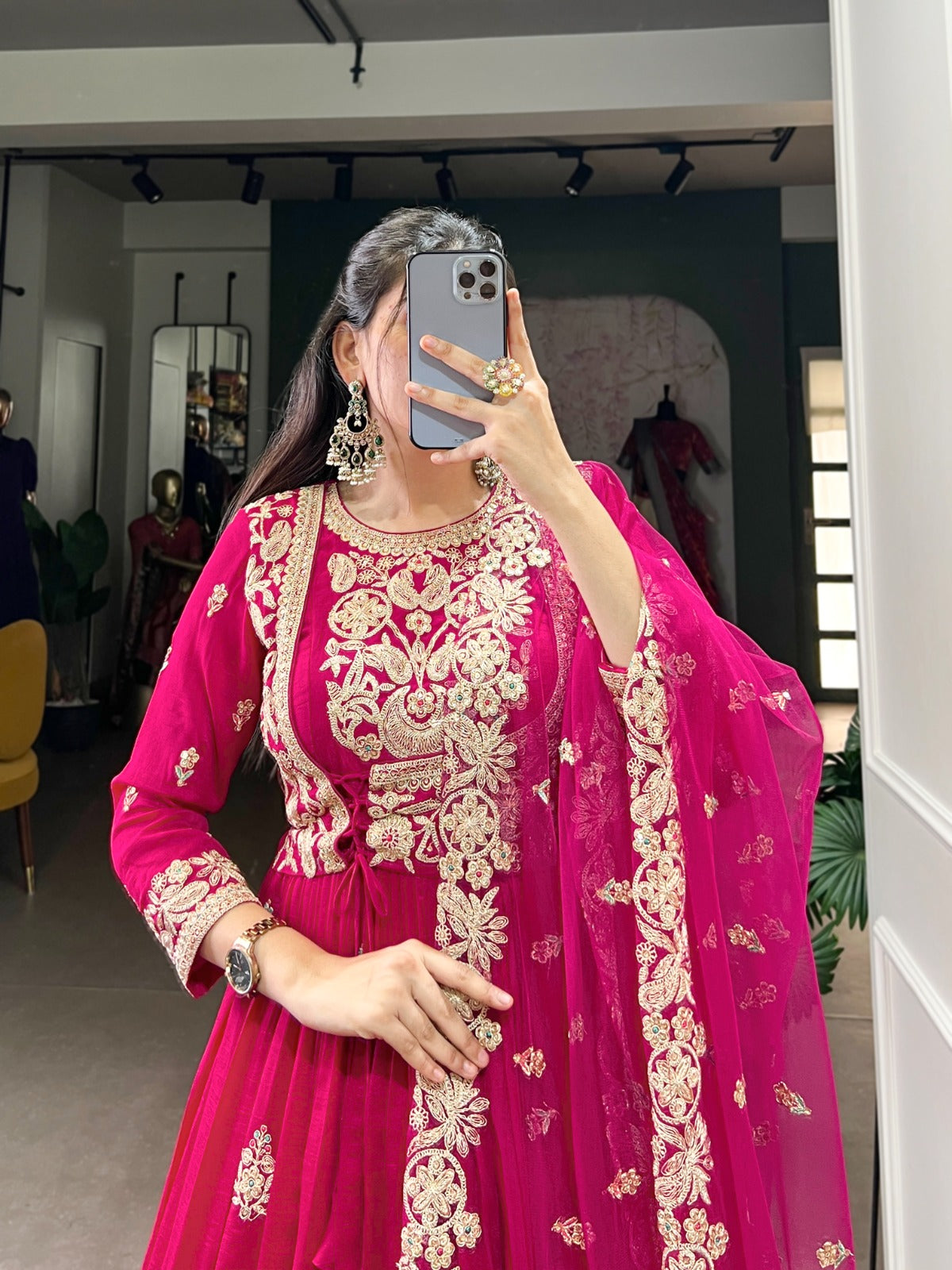 🌷Ready To Wear Gown🌷 Silken elegance, embroidered to perfection 🌺