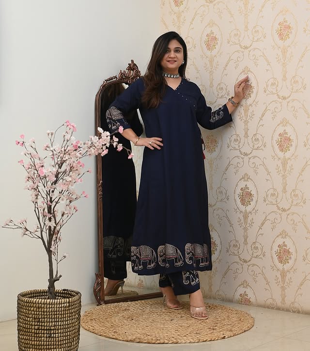 .Upgrade your office wear wardrobe with this classy kurti embroidery work detailing (WACD07)