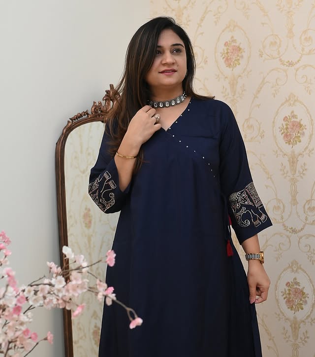 .Upgrade your office wear wardrobe with this classy kurti embroidery work detailing (WACD07)