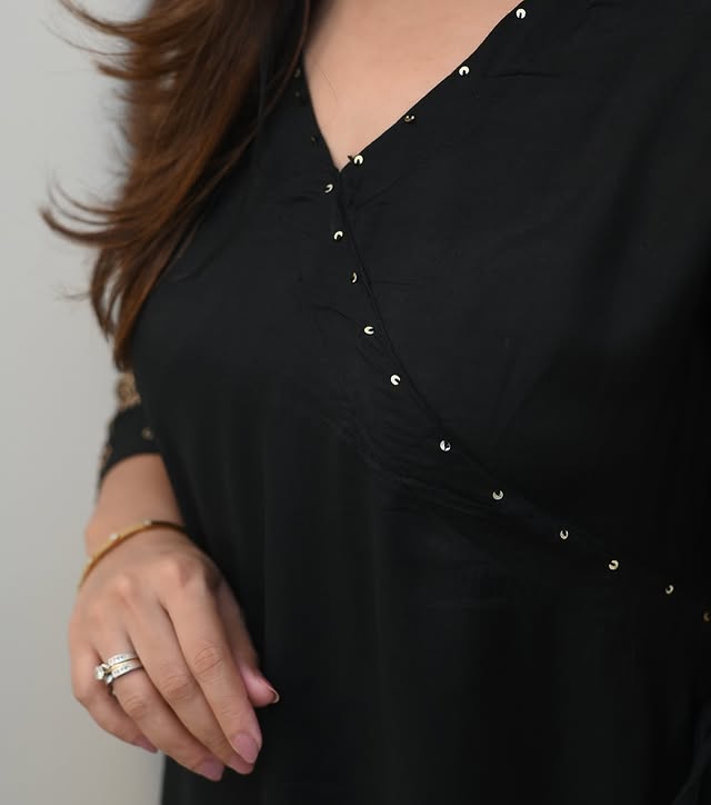 .Upgrade your office wear wardrobe with this classy kurti embroidery work detailing (WACD07)