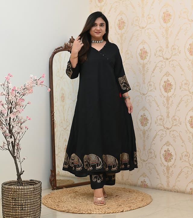 .Upgrade your office wear wardrobe with this classy kurti embroidery work detailing (WACD07)