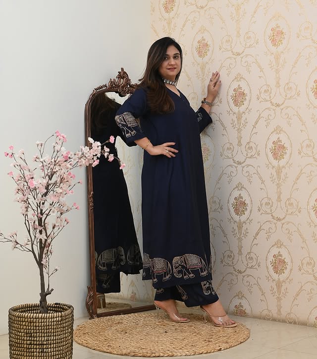 .Upgrade your office wear wardrobe with this classy kurti embroidery work detailing (WACD07)