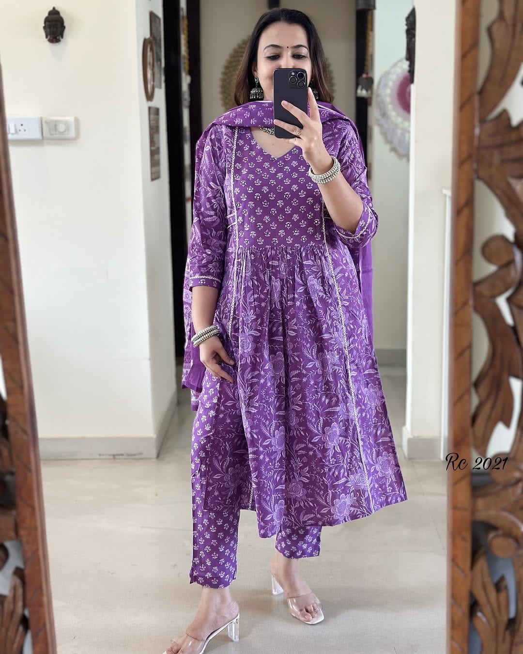 This A-line pant set is perfect for the summer season with its vibrant floral print and confident pocket one side.(WARED29)