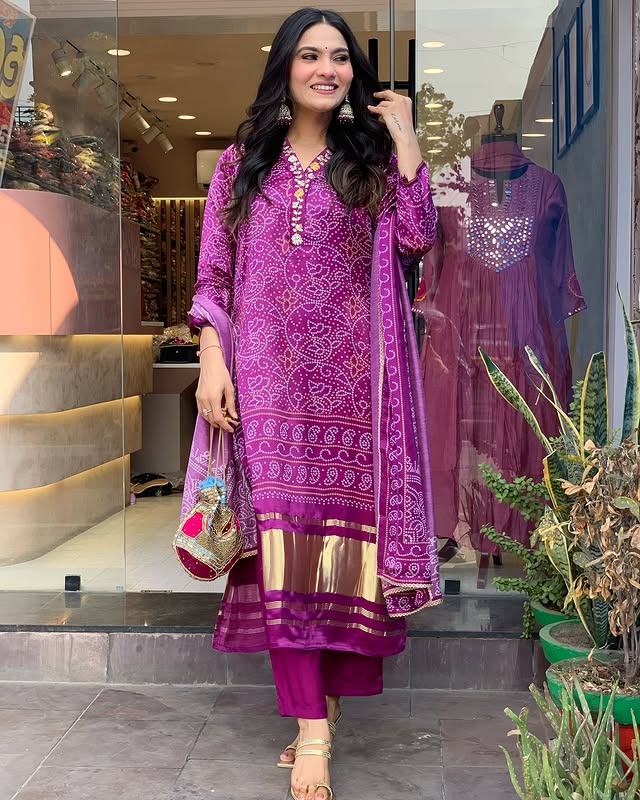 Launching Simple & Decent Look for This Festive Season (SWRED30)