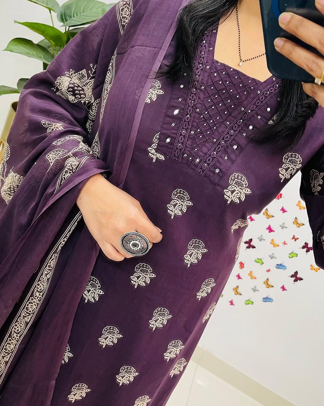 .🌹🌹Pure fine Cotton fabric Kurti with Pant with cotton 100-100 Dupatta🌹🌹Nack Hand work(WARED22)
