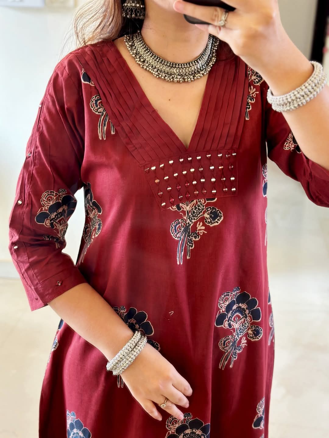 HEVAY DIMOND COTTON FABRIC NECK EMBROIDERY WORK AND PLITES ON YOKE๐๐๐(WARED23)