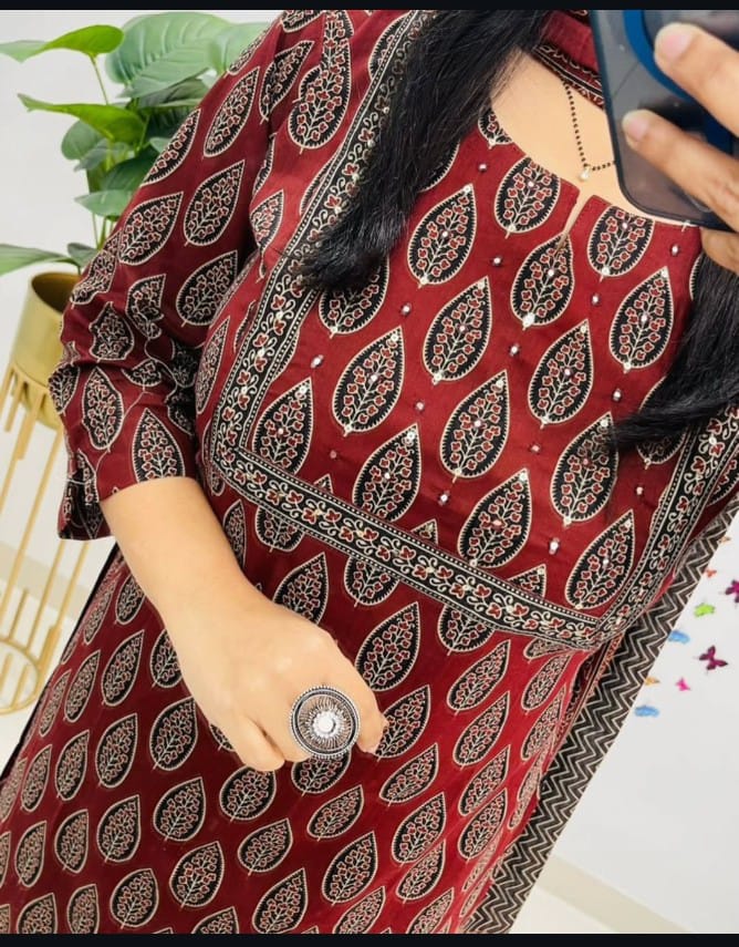 Premium fine cotton with handcrafted work on yoke paired with fine cotton dupatta with pant*....(WARED378)