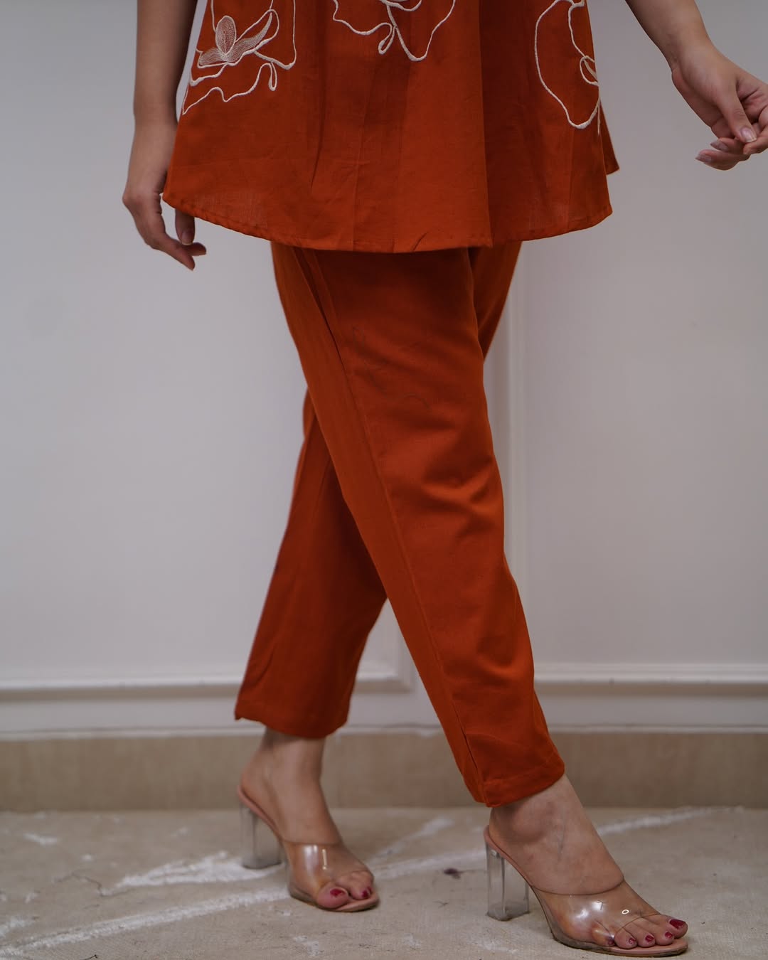 Upgrade your office wear wardrobe with this classy kurti ;embroidery work ;detailing;with 2side pocket pant ;for all day comfort and trendy look🌸🌸(WARED381)