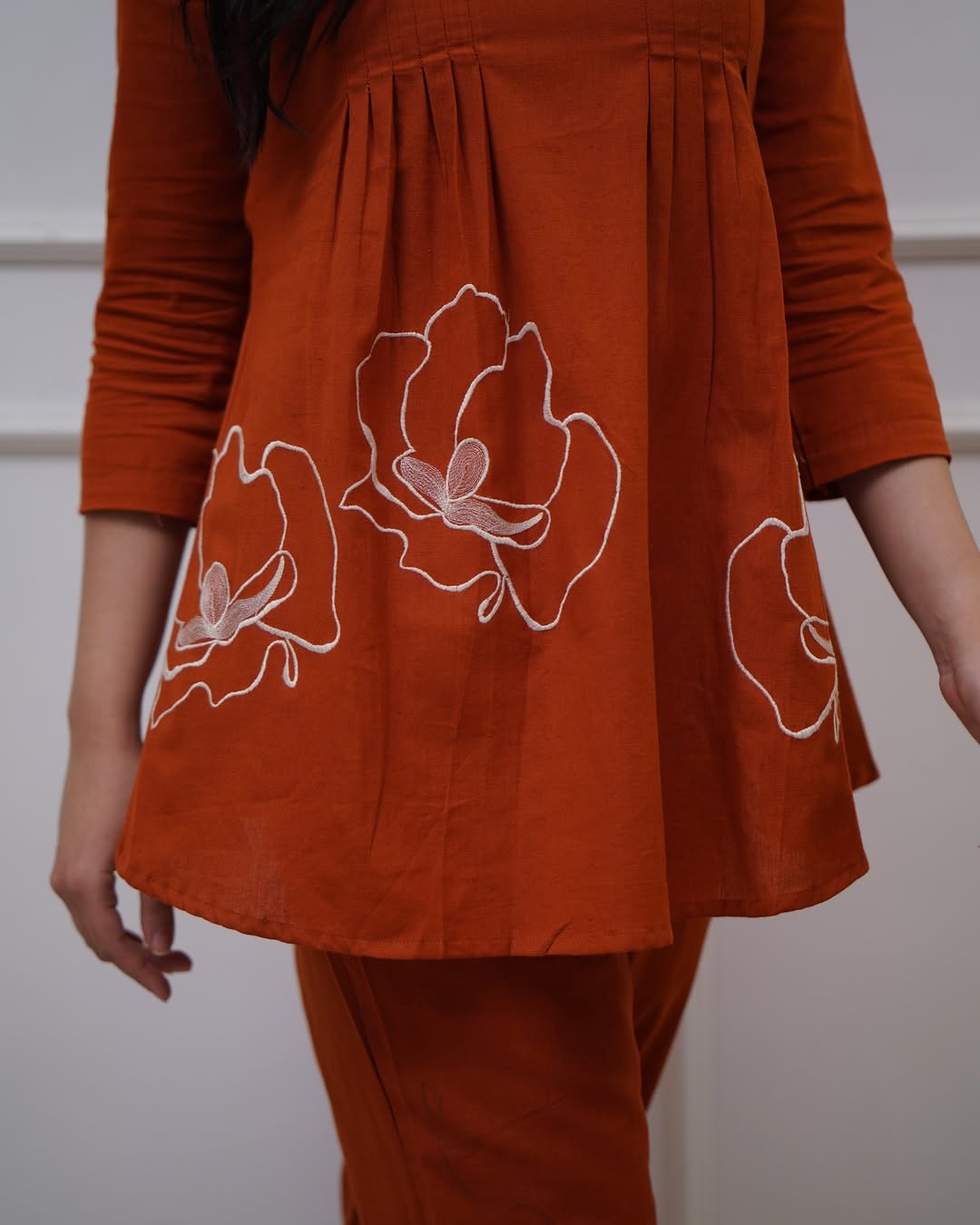 Upgrade your office wear wardrobe with this classy kurti ;embroidery work ;detailing;with 2side pocket pant ;for all day comfort and trendy look🌸🌸(WARED381)