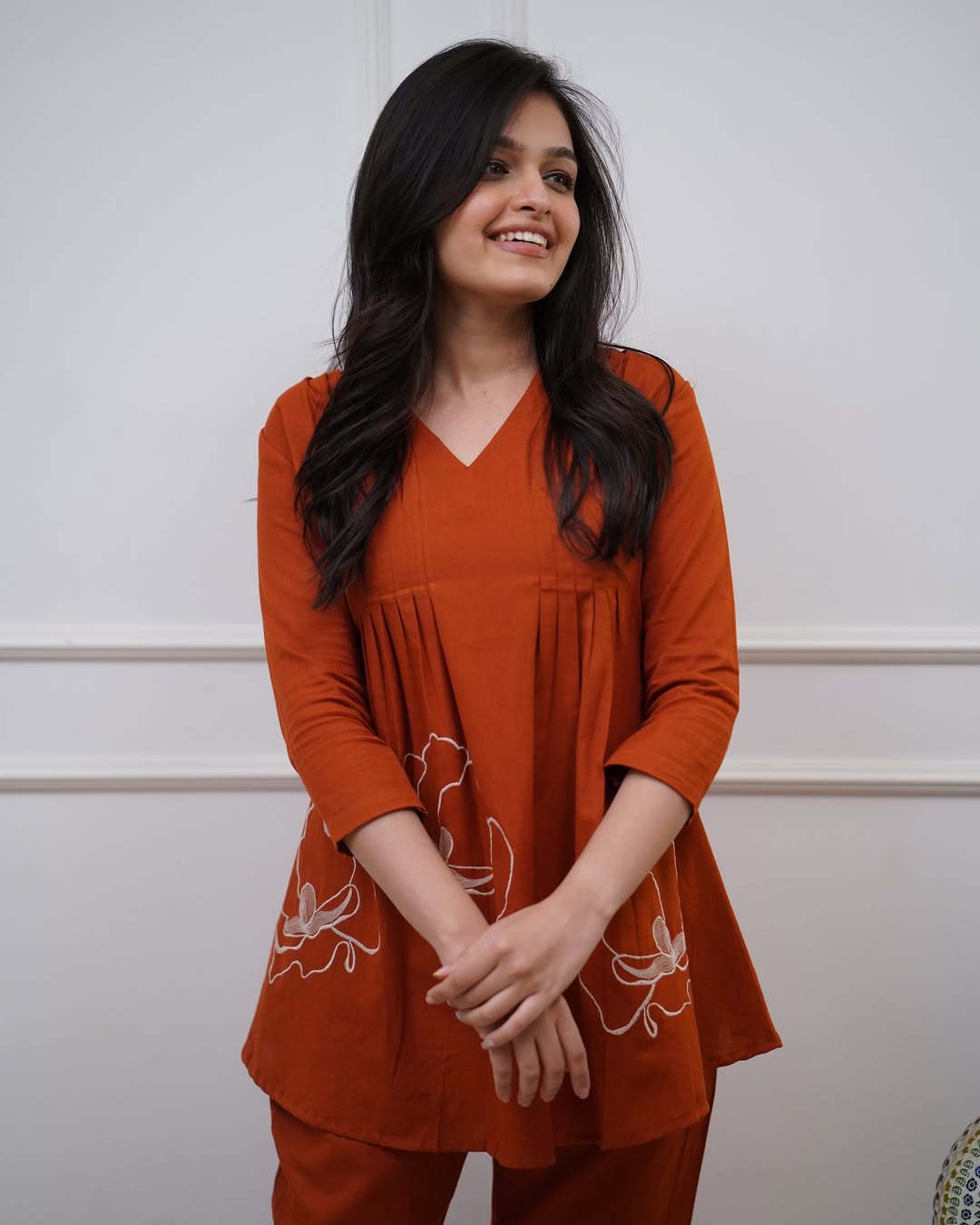Upgrade your office wear wardrobe with this classy kurti ;embroidery work ;detailing;with 2side pocket pant ;for all day comfort and trendy look🌸🌸(WARED381)
