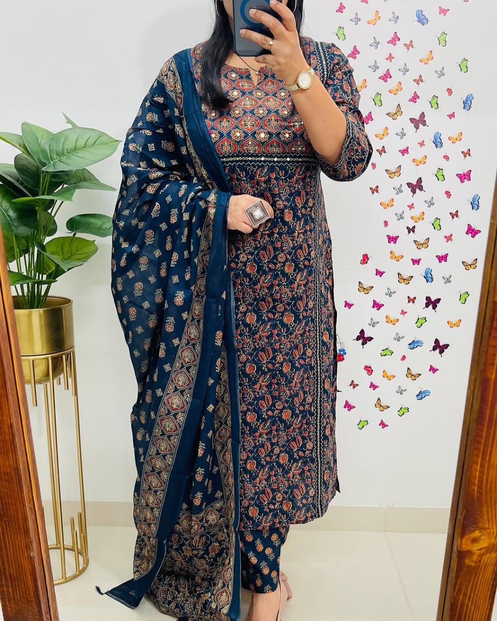β NEW FULL COTTON PRINT HAND WORK STRAIGHT KURTI PANT MALMAL DUPATTA ARRIVAL ππ(WARED397)