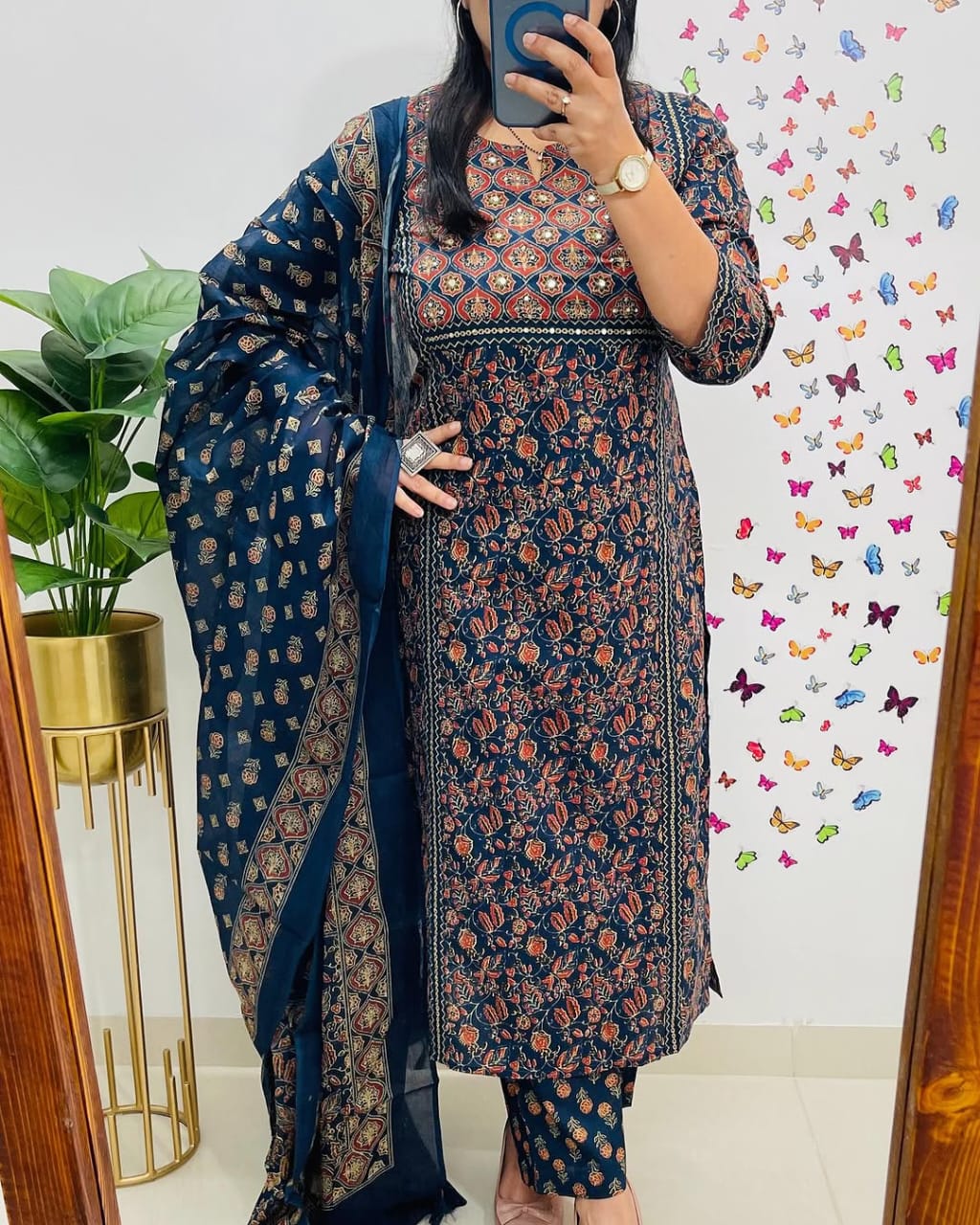 β NEW FULL COTTON PRINT HAND WORK STRAIGHT KURTI PANT MALMAL DUPATTA ARRIVAL ππ(WARED397)