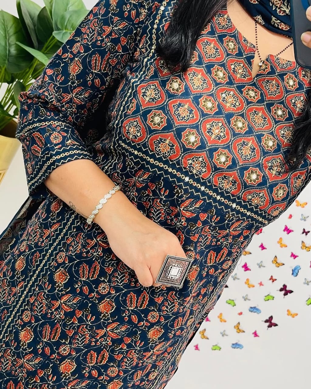 β NEW FULL COTTON PRINT HAND WORK STRAIGHT KURTI PANT MALMAL DUPATTA ARRIVAL ππ(WARED397)