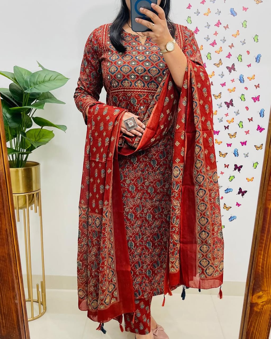 β NEW FULL COTTON PRINT HAND WORK STRAIGHT KURTI PANT MALMAL DUPATTA ARRIVAL ππ(WARED396)