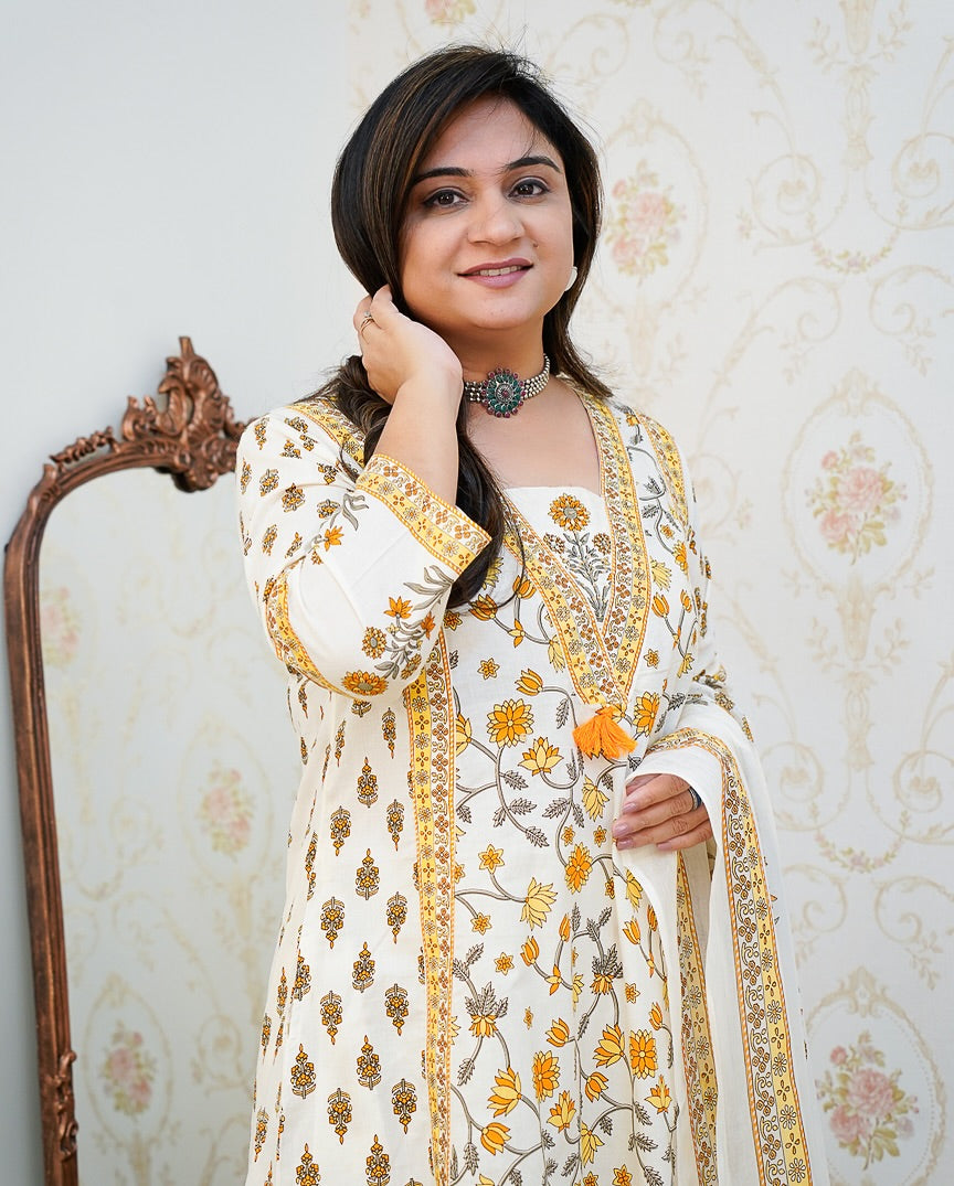 New Floral Motif Printed Cotton kurta Set the kurta and Pleated Salwar and Soft Cotton Dupatta💃💃(WARED394)