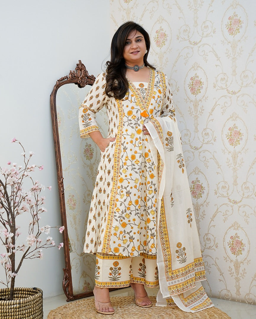 New Floral Motif Printed Cotton kurta Set the kurta and Pleated Salwar and Soft Cotton Dupatta💃💃(WARED394)
