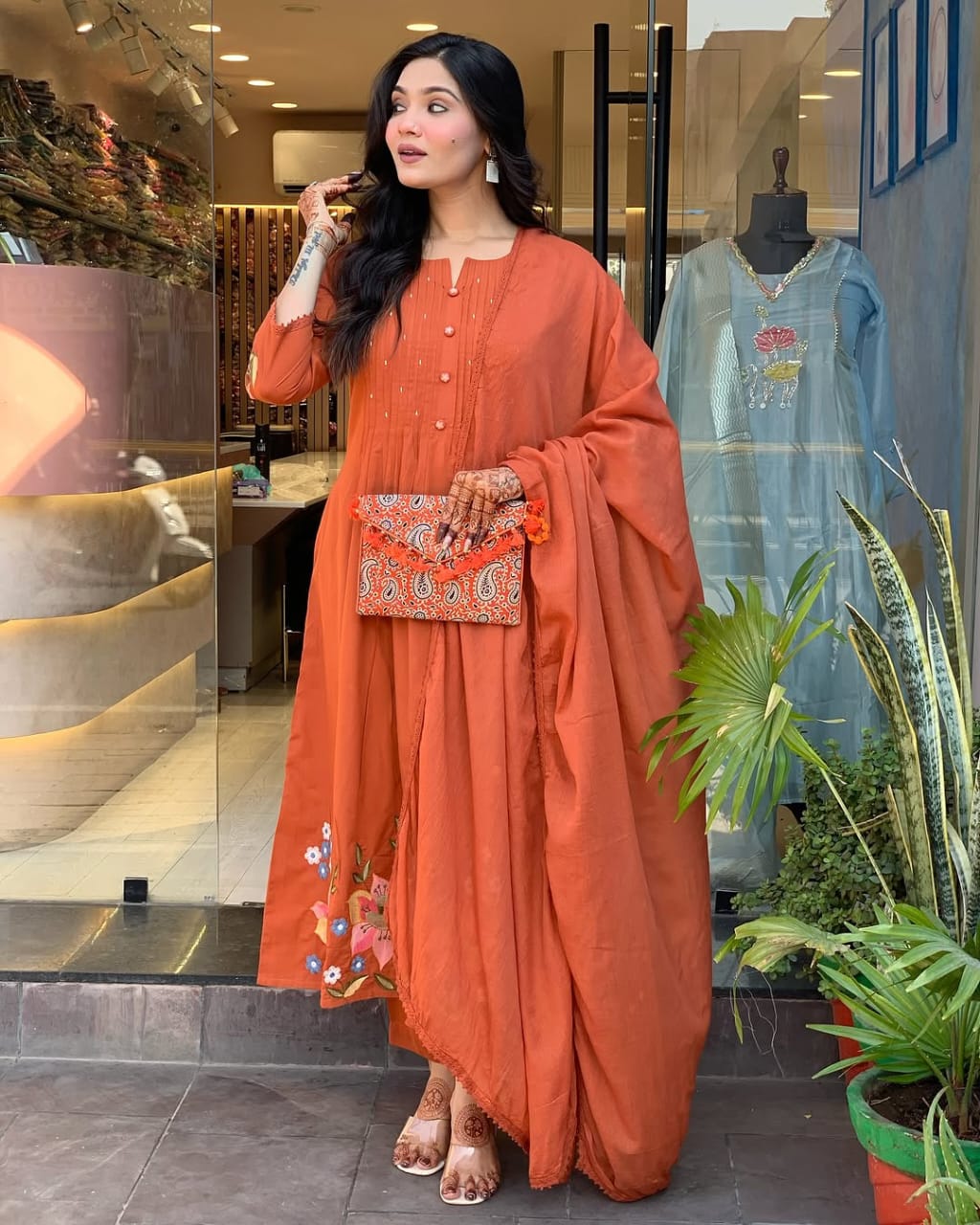 cotton pant with emb full malmal cotton dupatta with crosiya lace.(WARED430)