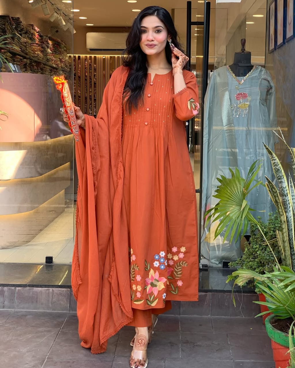cotton pant with emb full malmal cotton dupatta with crosiya lace.(WARED430)