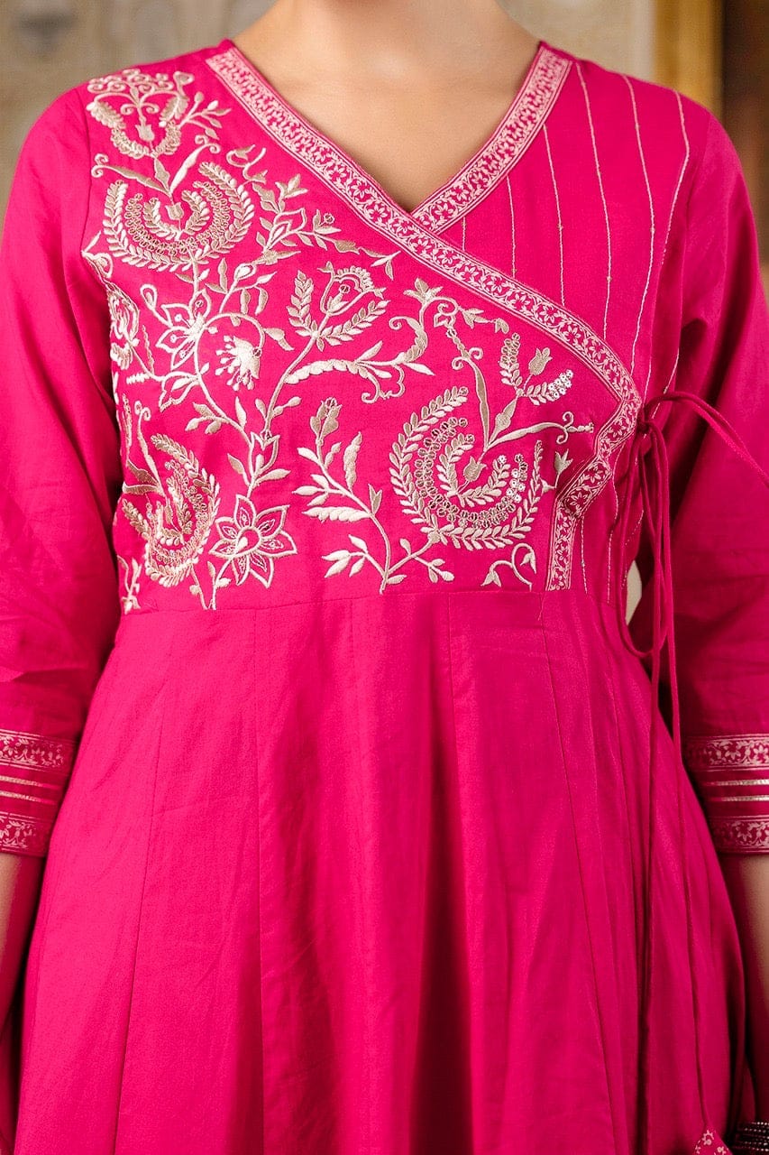 Trending Styling in Famous Floral Embroidery(WARED444)