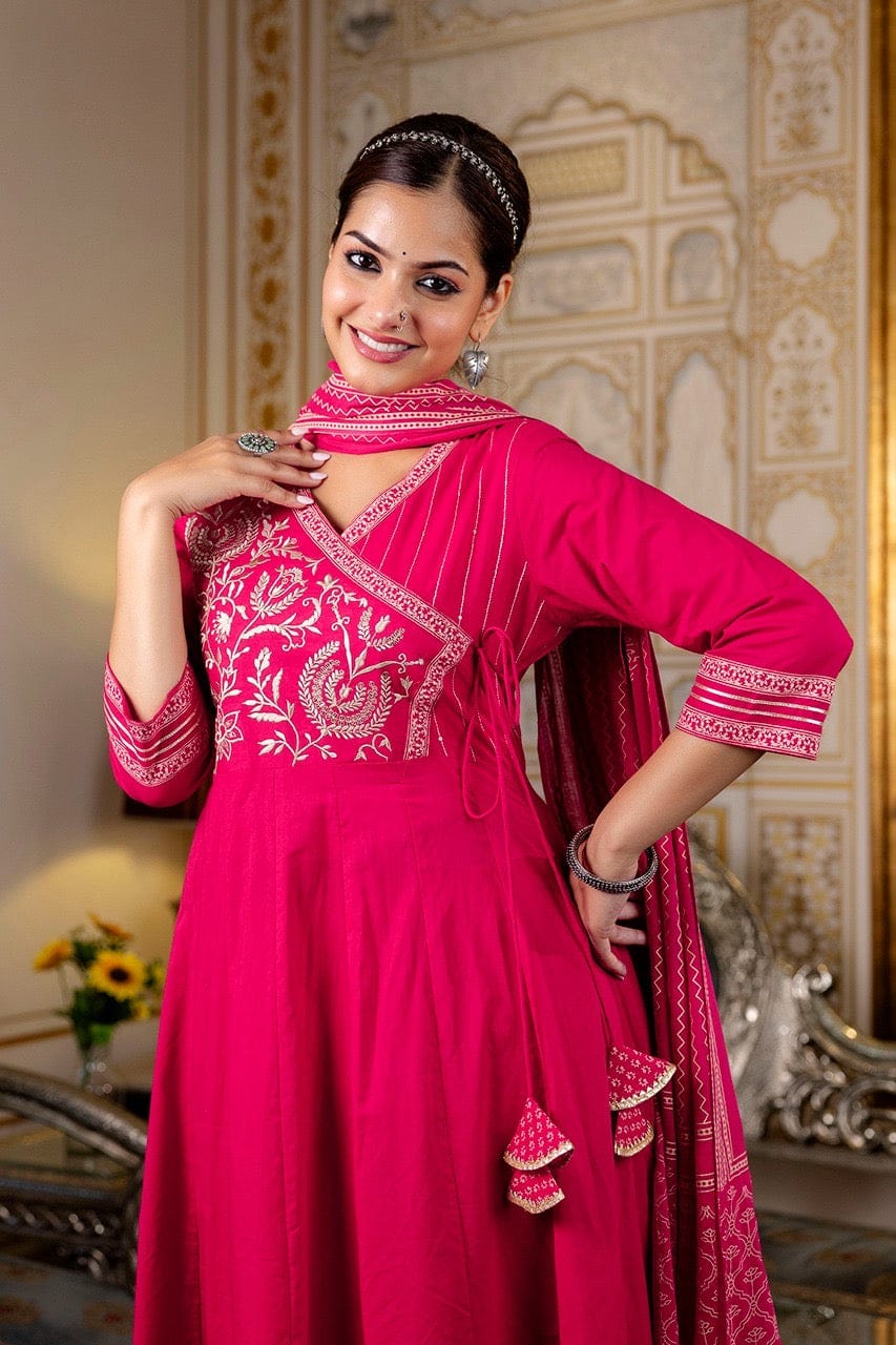 Trending Styling in Famous Floral Embroidery(WARED444)