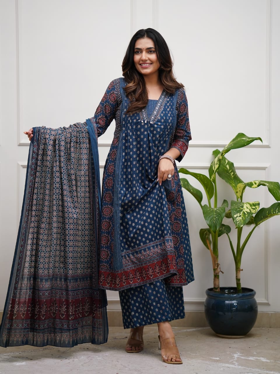 ๐๐ป๐๐ปNEW product LUNCHING super hit hai dimand product Beutiful Suit Set๐๐ป๐๐ป(WARED462)