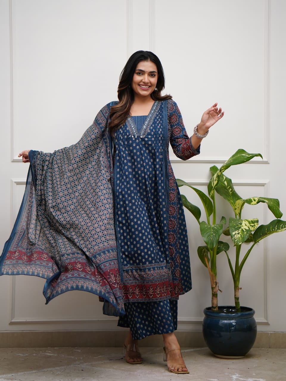 ๐๐ป๐๐ปNEW product LUNCHING super hit hai dimand product Beutiful Suit Set๐๐ป๐๐ป(WARED462)