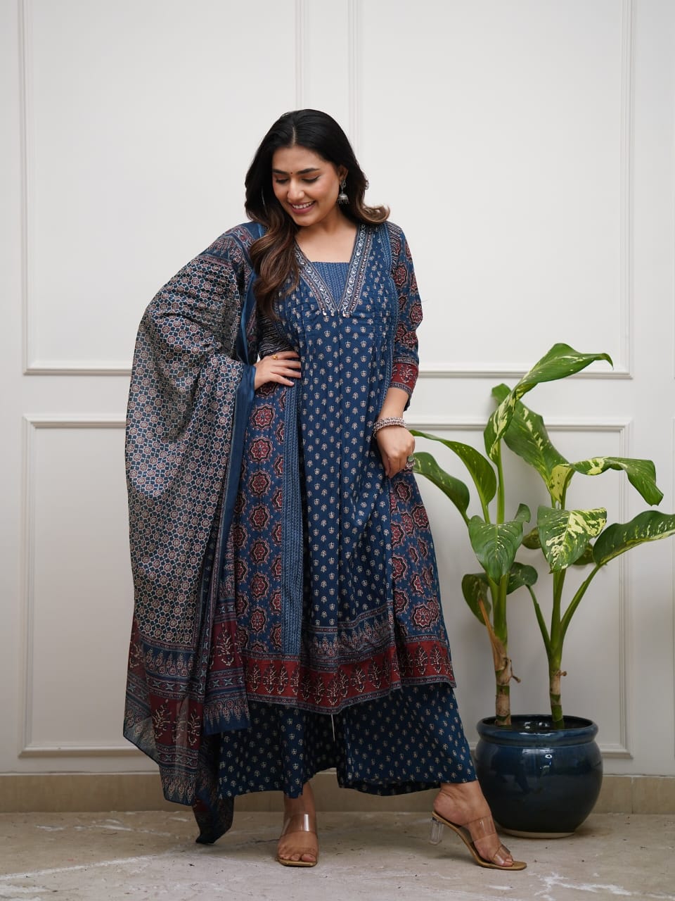 ๐๐ป๐๐ปNEW product LUNCHING super hit hai dimand product Beutiful Suit Set๐๐ป๐๐ป(WARED462)