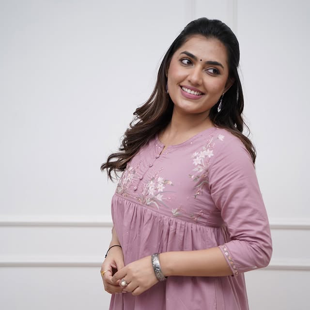 look classy and elegant with our new pure cotton collared kurta pant set(WACD145)