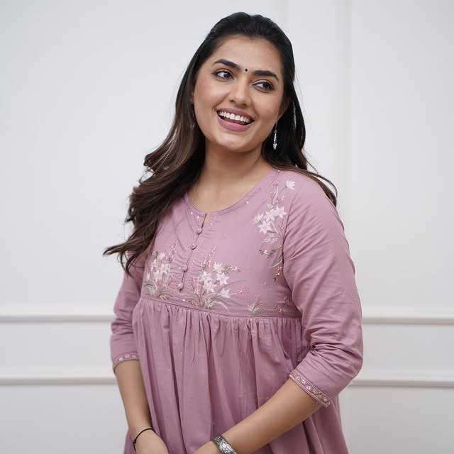 look classy and elegant with our new pure cotton collared kurta pant set(WACD145)