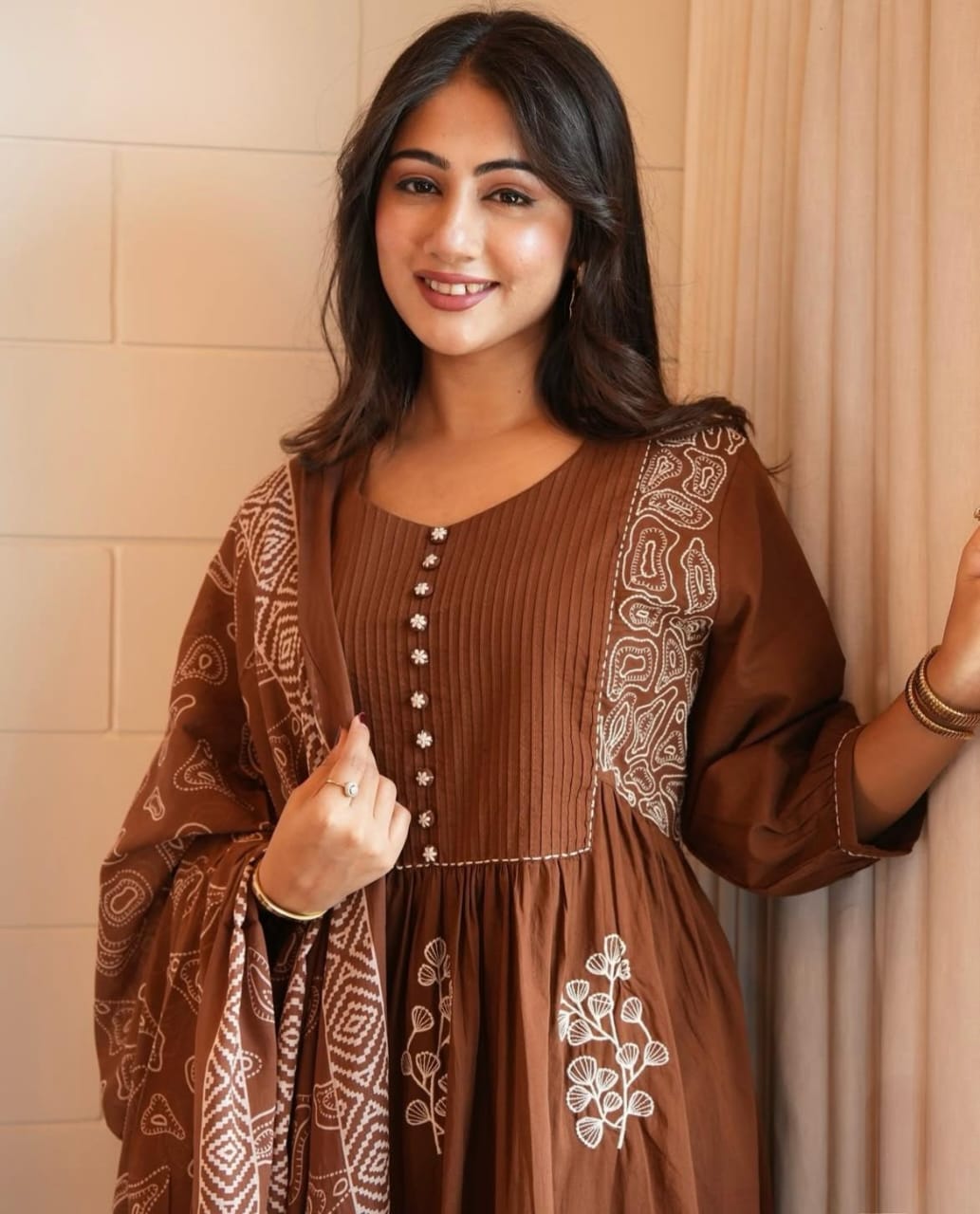 The perfect of traditional wear(WARED475)