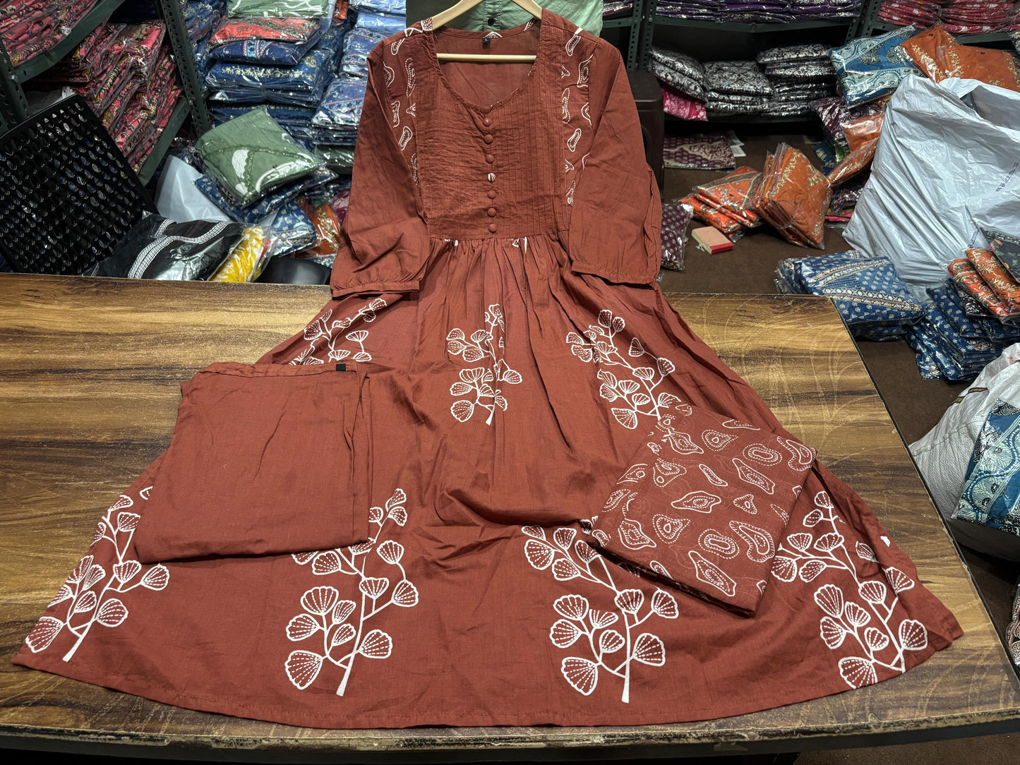 The perfect of traditional wear(WARED475)