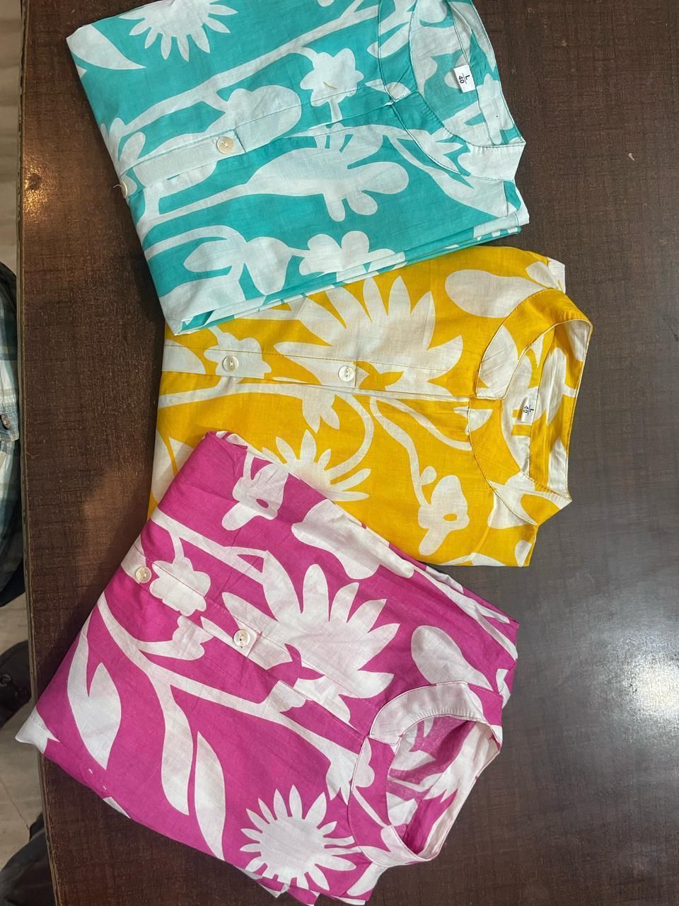 It is decorated with beautiful buttons and amazing floral prints.(WACD134)