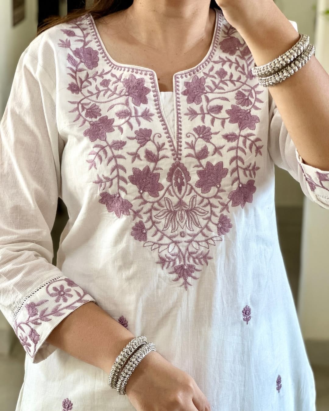 White ishq perfect for all type occasion (WARED485)