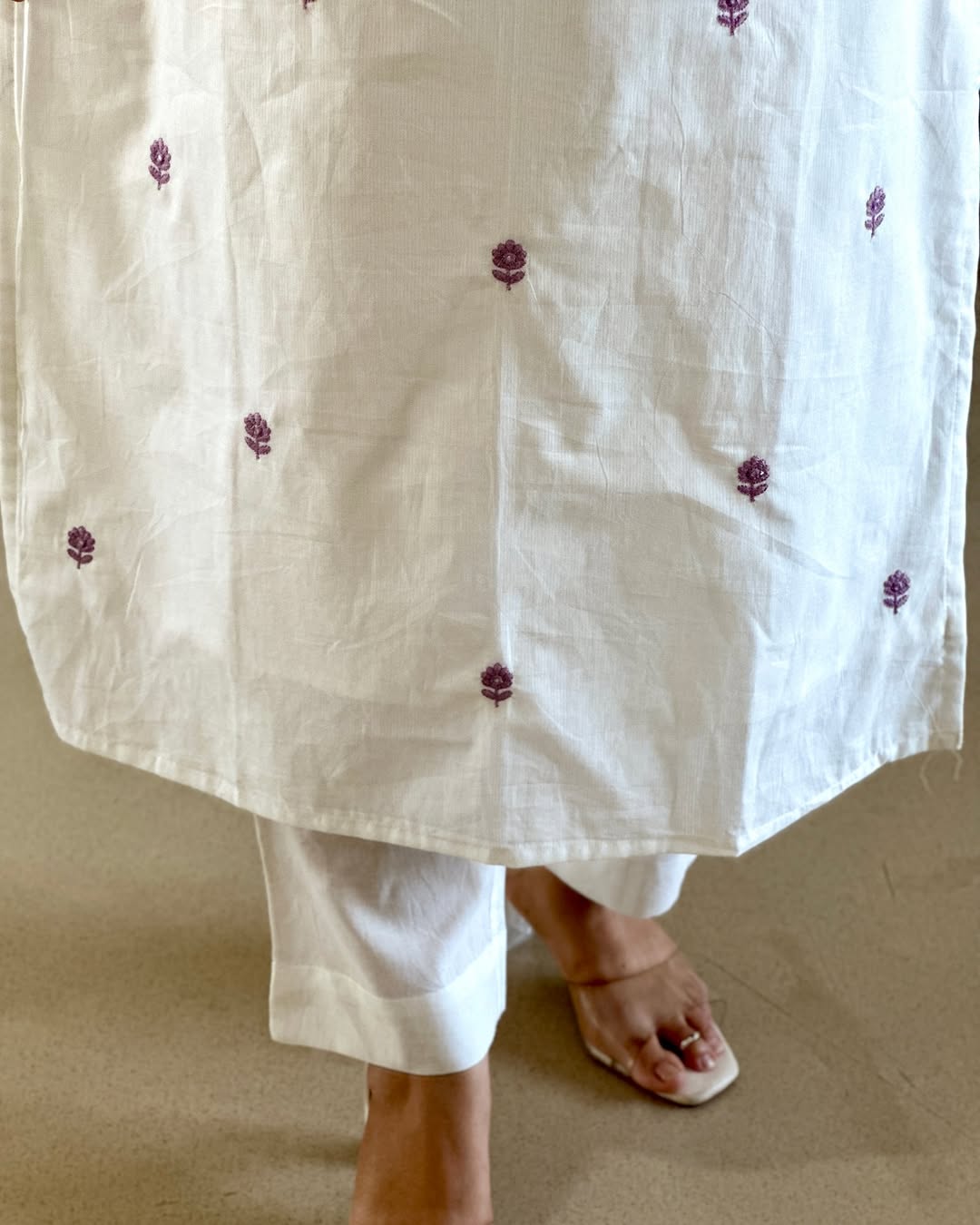 White ishq perfect for all type occasion (WARED485)