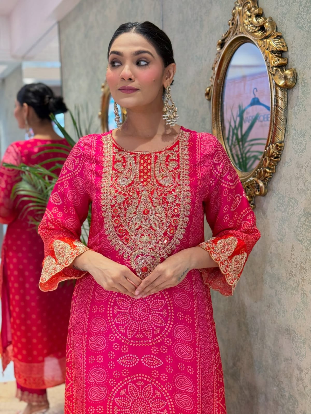 * LONCHING ĐĚSIGNER PARTY WEAR TOP AND BOTAM . WITH FANCY DUPPATA AND EMBROIDERY WORK*
