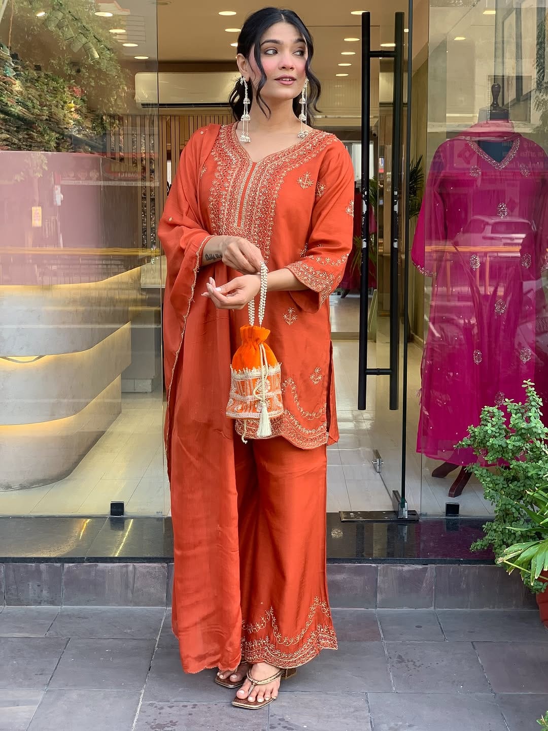 🪄 Pure Roman Silk Fabric Is A Luxurious, Shinning And Breathable Fabric Known for Its Fashion and Comfort. (WARD5996)