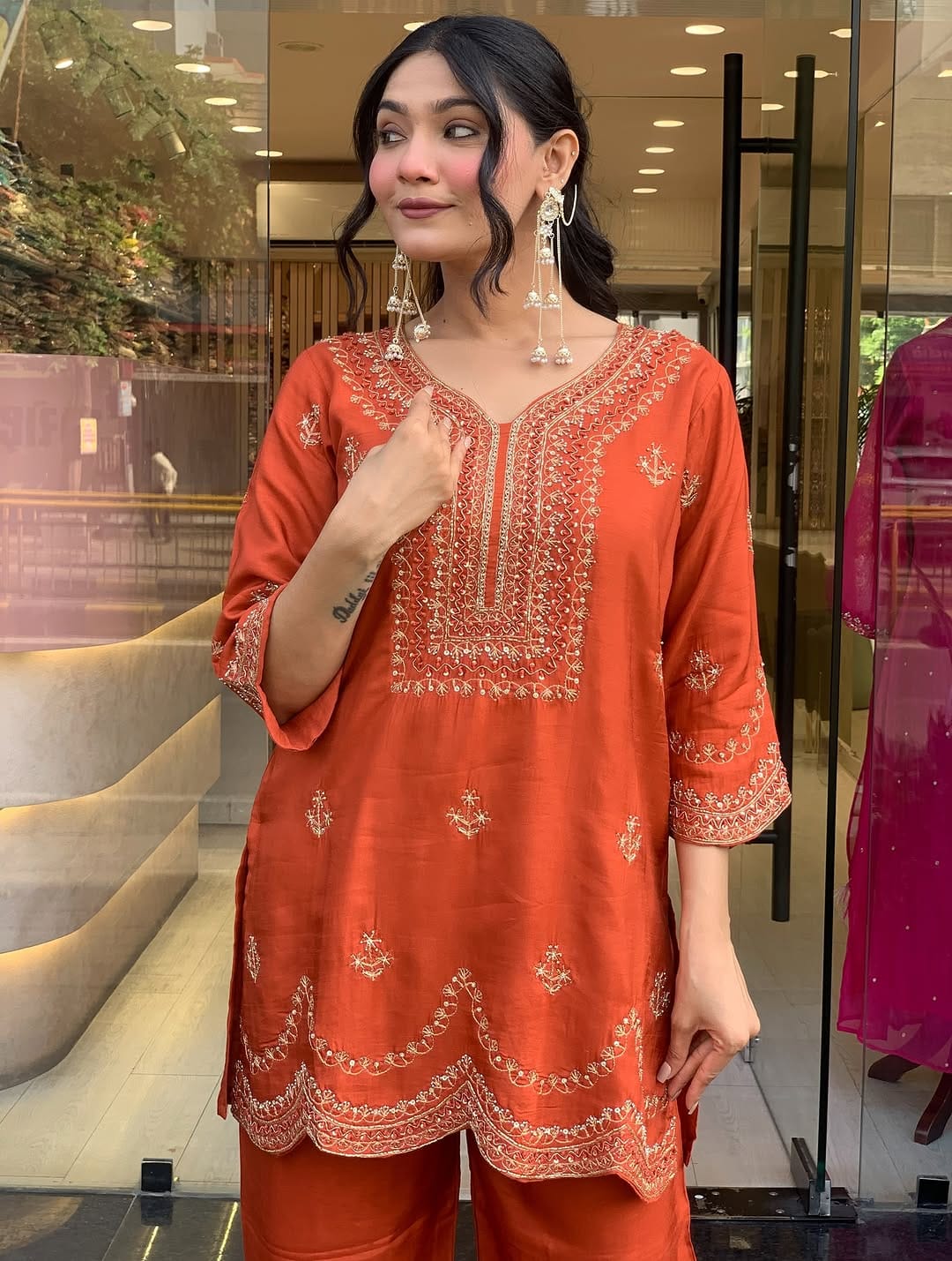 🪄 Pure Roman Silk Fabric Is A Luxurious, Shinning And Breathable Fabric Known for Its Fashion and Comfort. (WARD5996)