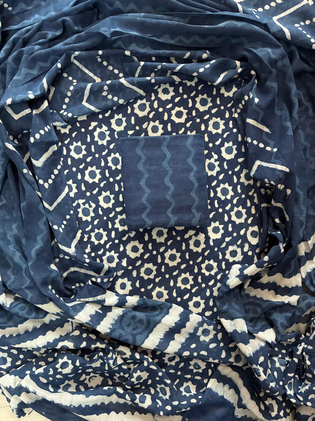 ELEGANT HAND BLOCK PRINT COTTON SUIT SET WITH MULMUL DUPATTA(WACOTMU17)