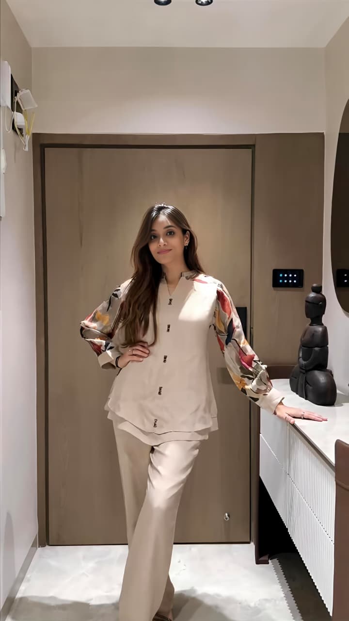 New to our smart premium woven cotton co-ord set with Beautiful Fox Georgette sleeves that's perfect for work to vacation (RD027)